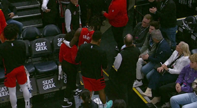 开云登录入口地址-2100万+4换1！这也才3年啊，又又又被抛弃了，都给我看心疼了|格兰特|开拓者|杰里米-格兰特|密尔沃基雄鹿队|费城76人队_新浪体育_新浪新闻