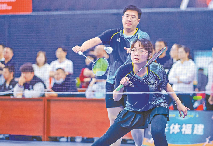 开云电子-挥拍展风采|羽毛球|泉港|金龙鱼|精英赛|选手_新浪体育_新浪新闻