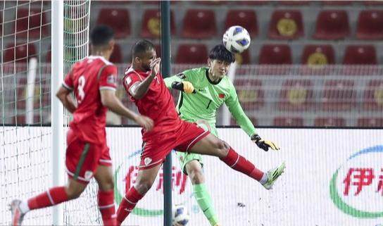 开云官方网站-【世预赛】后防漏洞送单刀 国足收官战0比2阿曼